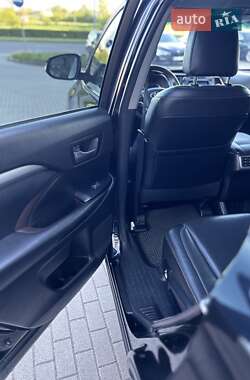 Внедорожник / Кроссовер Toyota Highlander 2017 в 