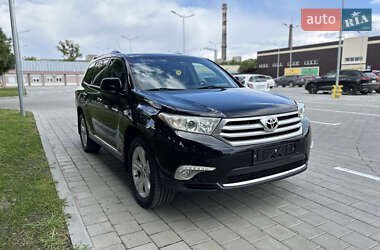 Позашляховик / Кросовер Toyota Highlander 2012 в 