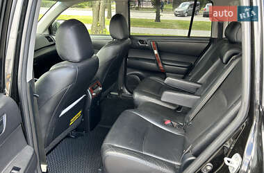 Позашляховик / Кросовер Toyota Highlander 2012 в 