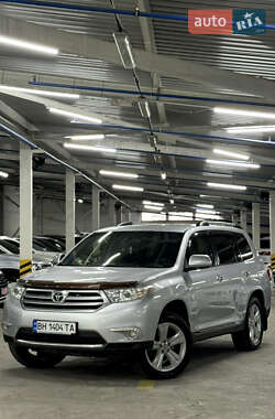Позашляховик / Кросовер Toyota Highlander 2012 в 