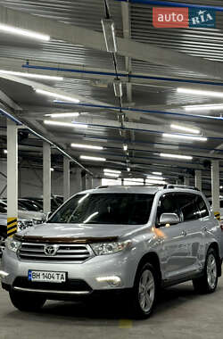 Позашляховик / Кросовер Toyota Highlander 2012 в 
