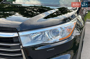 Внедорожник / Кроссовер Toyota Highlander 2014 в 