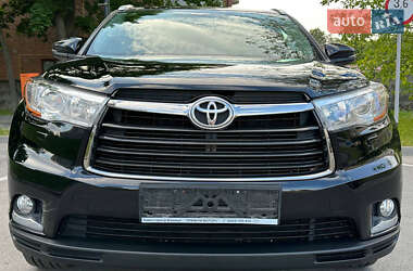 Внедорожник / Кроссовер Toyota Highlander 2014 в 