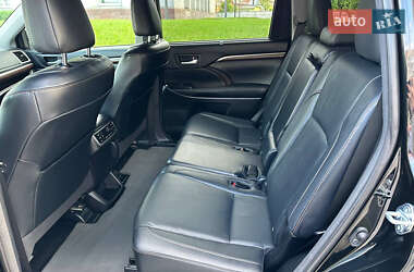 Внедорожник / Кроссовер Toyota Highlander 2014 в 