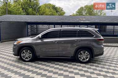 Внедорожник / Кроссовер Toyota Highlander 2014 в 