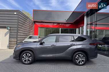Внедорожник / Кроссовер Toyota Highlander 2023 в 