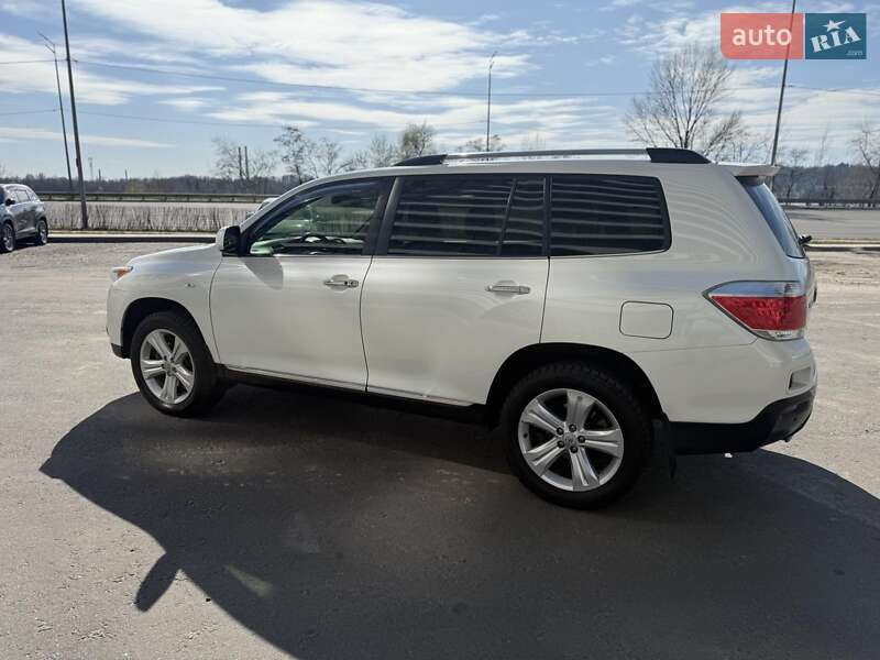 Позашляховик / Кросовер Toyota Highlander 2013 в Києві
