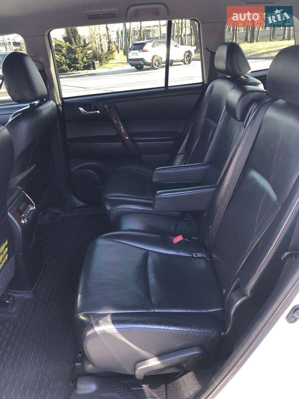 Позашляховик / Кросовер Toyota Highlander 2013 в Києві