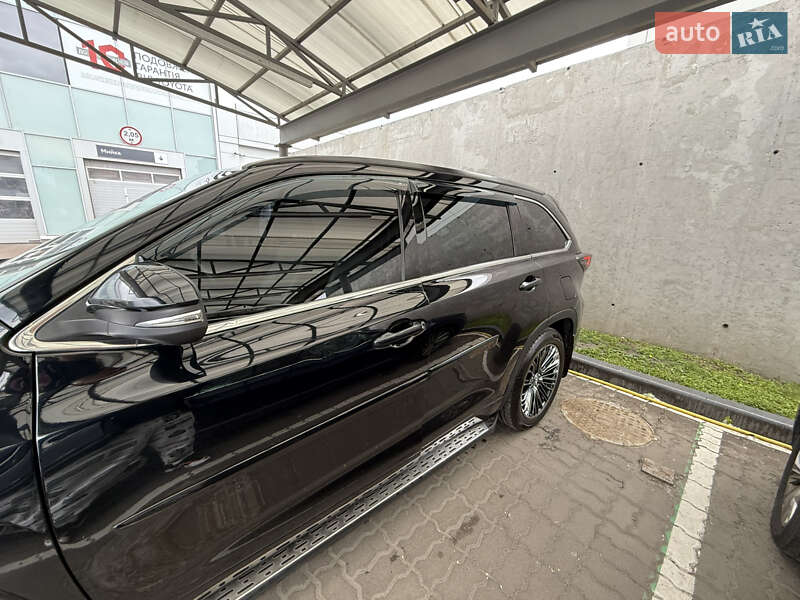 Позашляховик / Кросовер Toyota Highlander 2014 в Ірпені