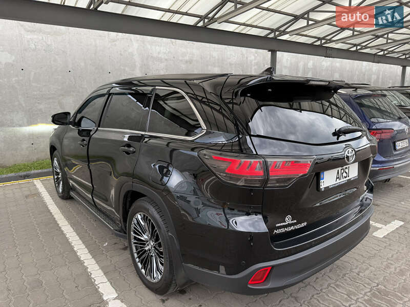 Позашляховик / Кросовер Toyota Highlander 2014 в Ірпені