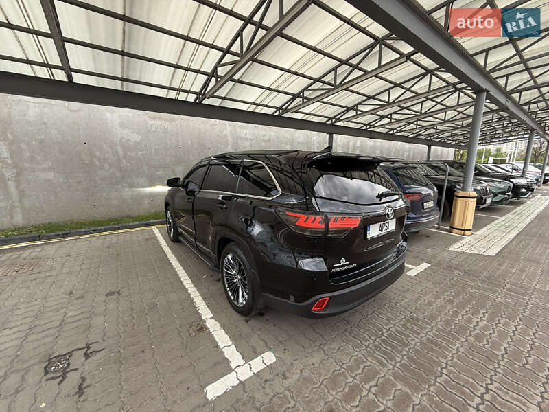 Позашляховик / Кросовер Toyota Highlander 2014 в Ірпені