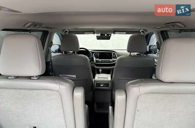 Позашляховик / Кросовер Toyota Highlander 2014 в 