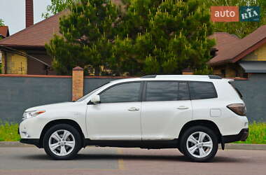 Позашляховик / Кросовер Toyota Highlander 2013 в 