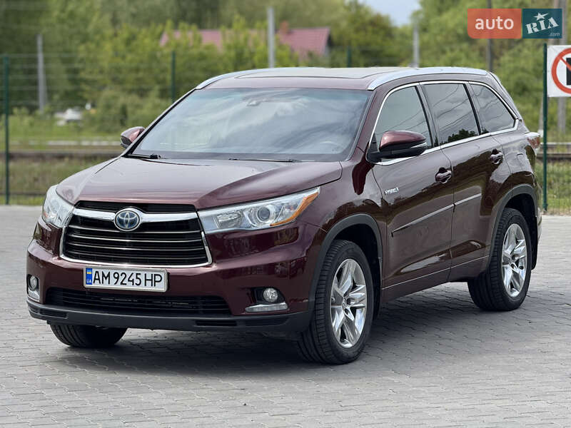 Позашляховик / Кросовер Toyota Highlander 2015 в 