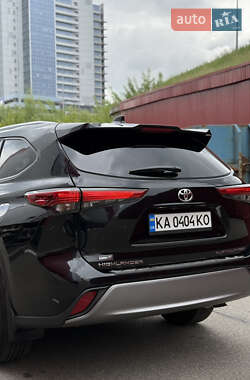 Внедорожник / Кроссовер Toyota Highlander 2023 в 