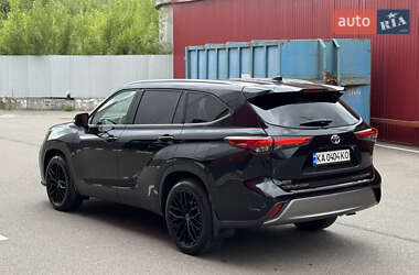 Внедорожник / Кроссовер Toyota Highlander 2023 в 