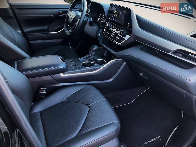 Позашляховик / Кросовер Toyota Highlander 2023 в Луцьку