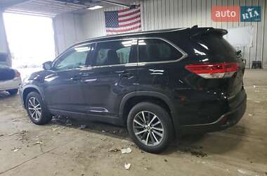 Позашляховик / Кросовер Toyota Highlander 2019 в 