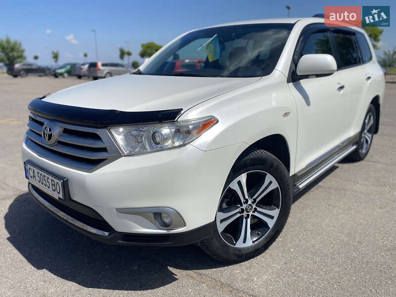 Внедорожник / Кроссовер Toyota Highlander 2011 в 