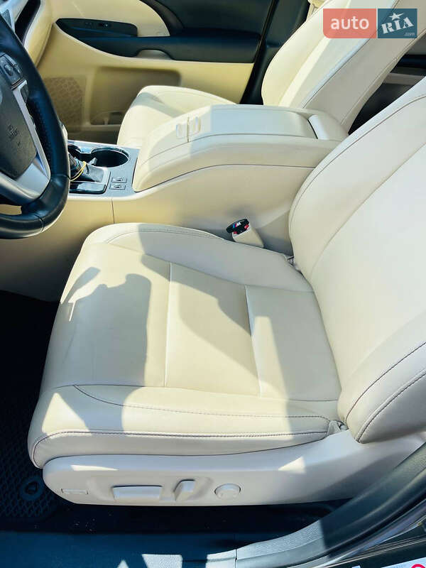 Внедорожник / Кроссовер Toyota Highlander 2019 в Киеве фото 7 Внедорожник / Кроссовер Toyota Highlander 2019 в Киеве