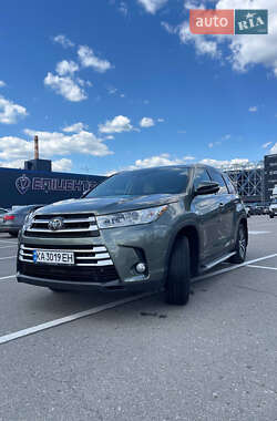 Позашляховик / Кросовер Toyota Highlander 2019 в Києві