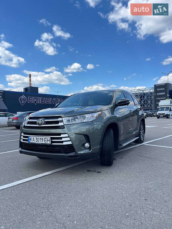 Toyota Highlander 2019