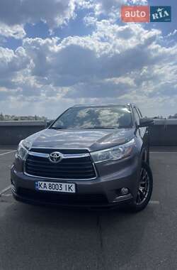 Внедорожник / Кроссовер Toyota Highlander 2016 в Киеве