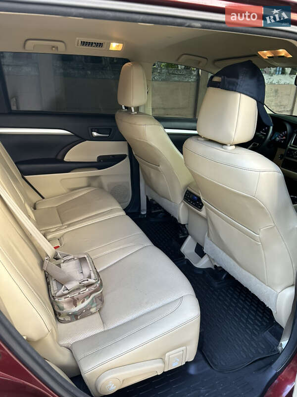 Внедорожник / Кроссовер Toyota Highlander 2014 в Полтаве фото 11 Внедорожник / Кроссовер Toyota Highlander 2014 в Полтаве