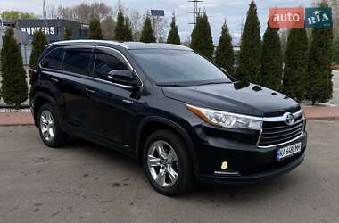 Позашляховик / Кросовер Toyota Highlander 2016 в Києві