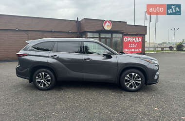 Позашляховик / Кросовер Toyota Highlander 2022 в 