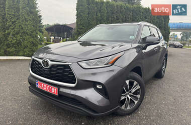 Позашляховик / Кросовер Toyota Highlander 2022 в Києві