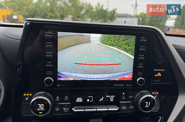 Позашляховик / Кросовер Toyota Highlander 2022 в 