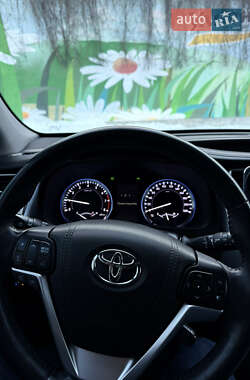 Позашляховик / Кросовер Toyota Highlander 2016 в 