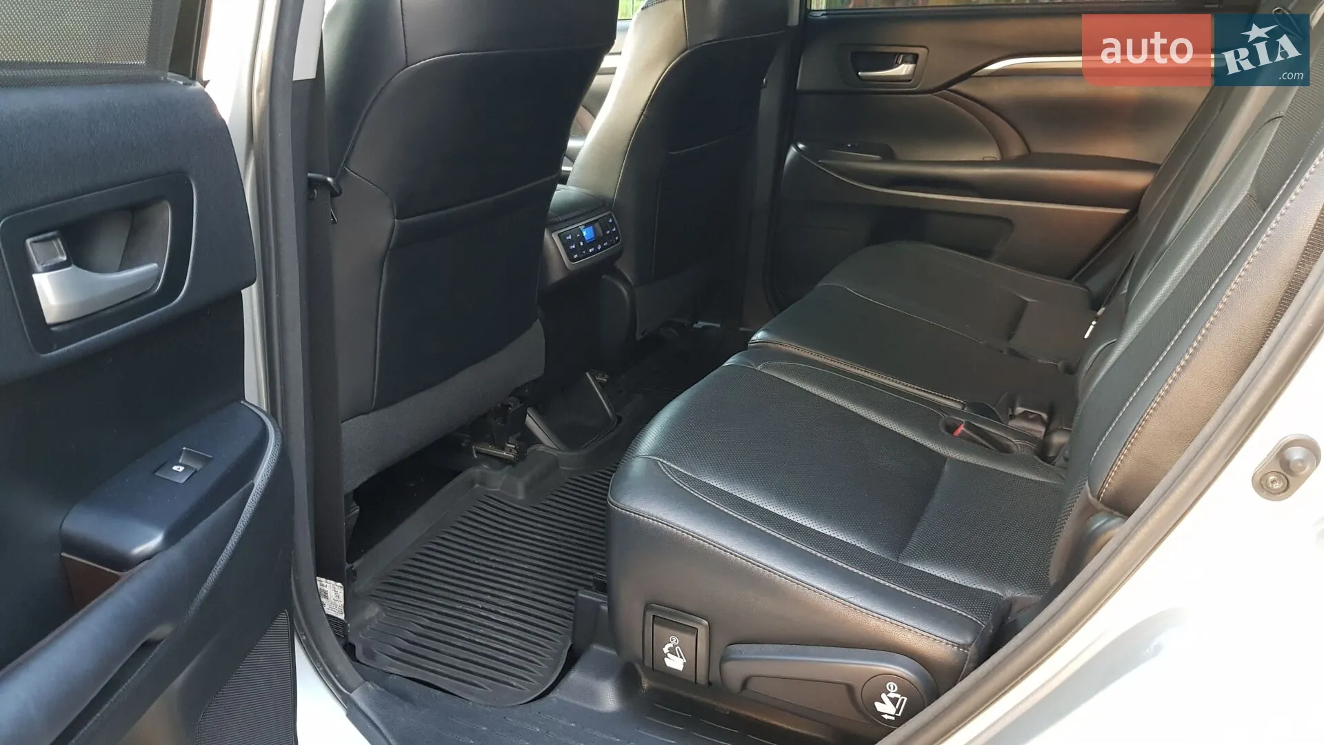 2017 Toyota Highlander - мініатюра 21