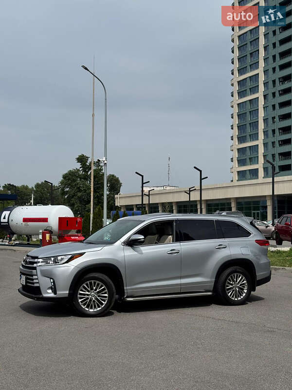 Позашляховик / Кросовер Toyota Highlander 2018 в Дніпрі фото 5 Позашляховик / Кросовер Toyota Highlander 2018 в Дніпрі