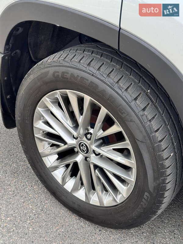 Позашляховик / Кросовер Toyota Highlander 2018 в Дніпрі фото 19 Позашляховик / Кросовер Toyota Highlander 2018 в Дніпрі