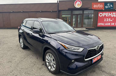 Внедорожник / Кроссовер Toyota Highlander 2022 в 