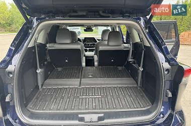 Внедорожник / Кроссовер Toyota Highlander 2022 в 