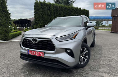 Позашляховик / Кросовер Toyota Highlander 2022 в Києві
