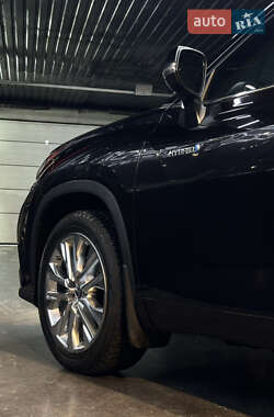Внедорожник / Кроссовер Toyota Highlander 2020 в 