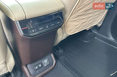 Внедорожник / Кроссовер Toyota Highlander 2020 в 