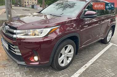 Внедорожник / Кроссовер Toyota Highlander 2017 в 