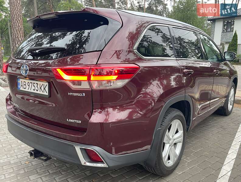 Внедорожник / Кроссовер Toyota Highlander 2017 в 