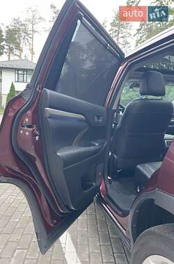 Внедорожник / Кроссовер Toyota Highlander 2017 в 