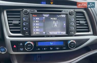 Внедорожник / Кроссовер Toyota Highlander 2017 в 