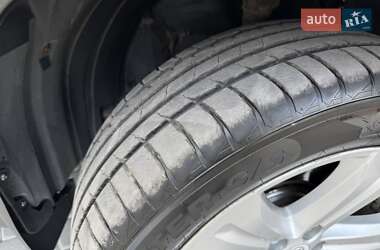 Внедорожник / Кроссовер Toyota Highlander 2011 в 