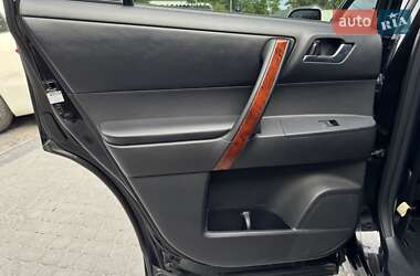 Внедорожник / Кроссовер Toyota Highlander 2011 в 