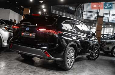 Внедорожник / Кроссовер Toyota Highlander 2024 в 