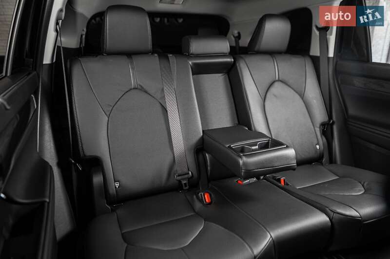 Внедорожник / Кроссовер Toyota Highlander 2024 в Одессе