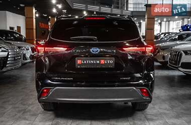 Внедорожник / Кроссовер Toyota Highlander 2024 в 